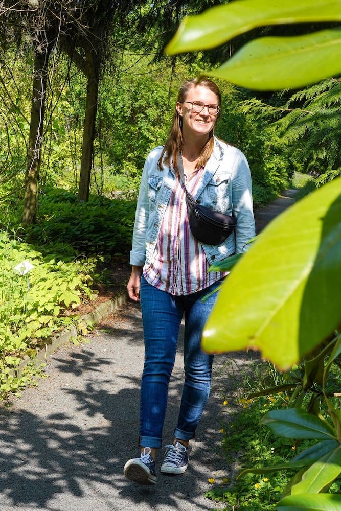 A woman walking around the botanical garden in Göttingen